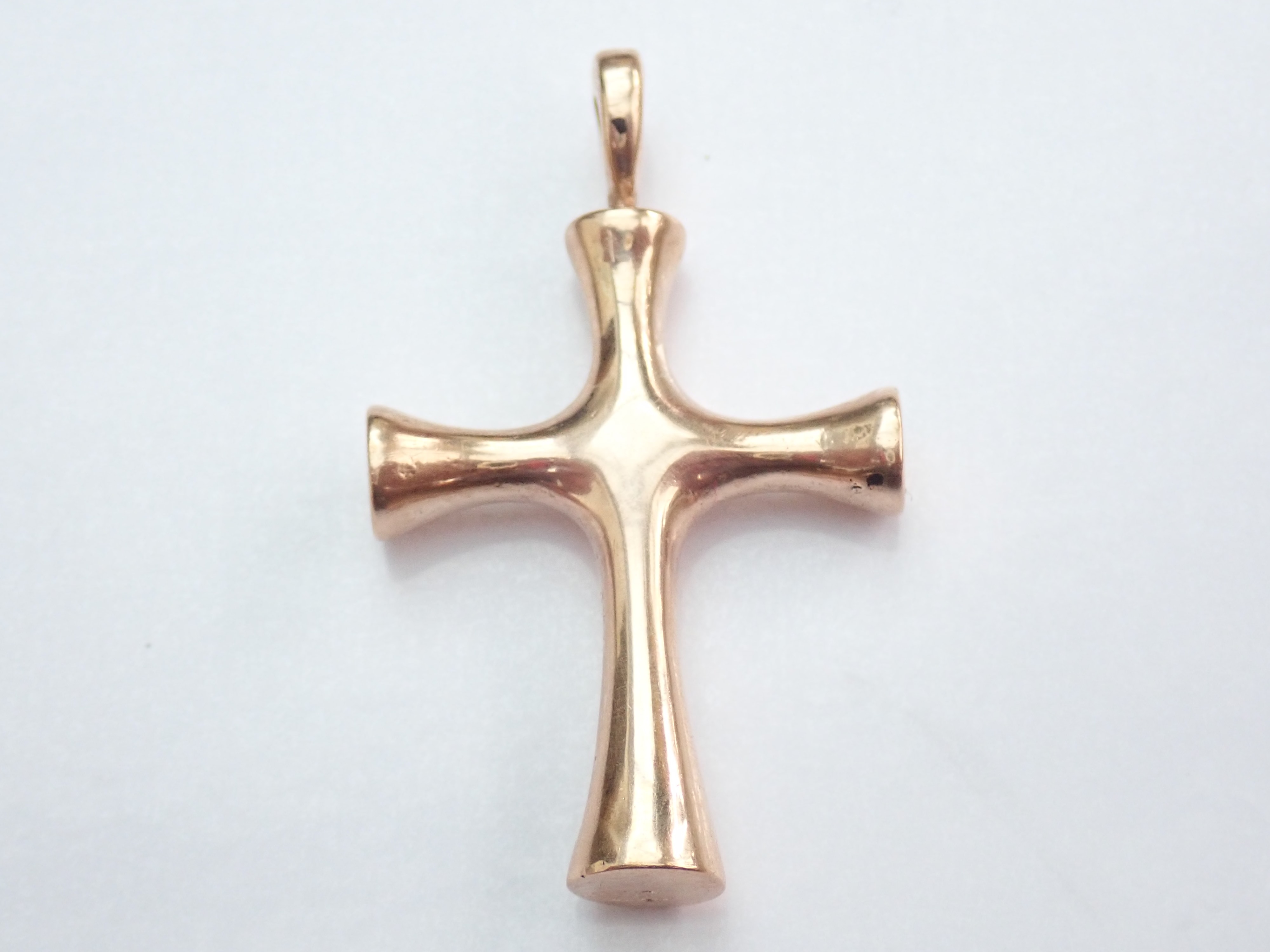 9K Gold Cross Crucifix Pendant and Chain 17.6 gms