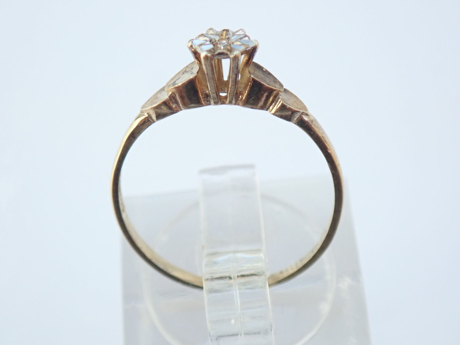 375 Yellow Gold Diamond Illusion Setting Ring