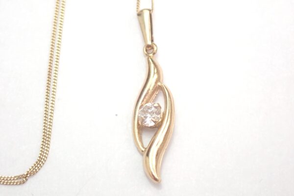 Cubic Zirconia 9ct Gold Drop Pendant 16 inch Gold Chain