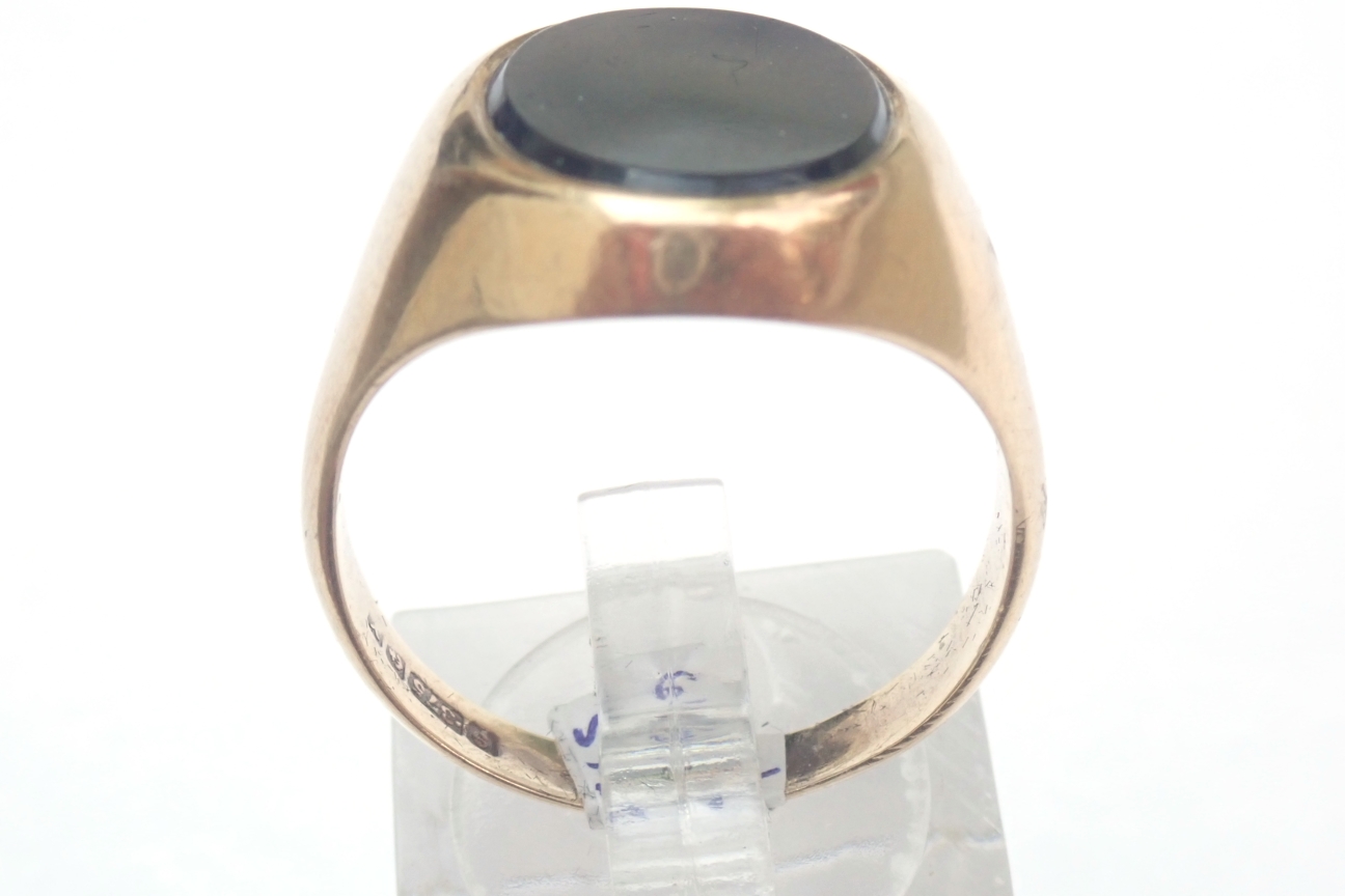 Oval Onyx 9 carat Gold Signet Ring - Size U - 6.4gms