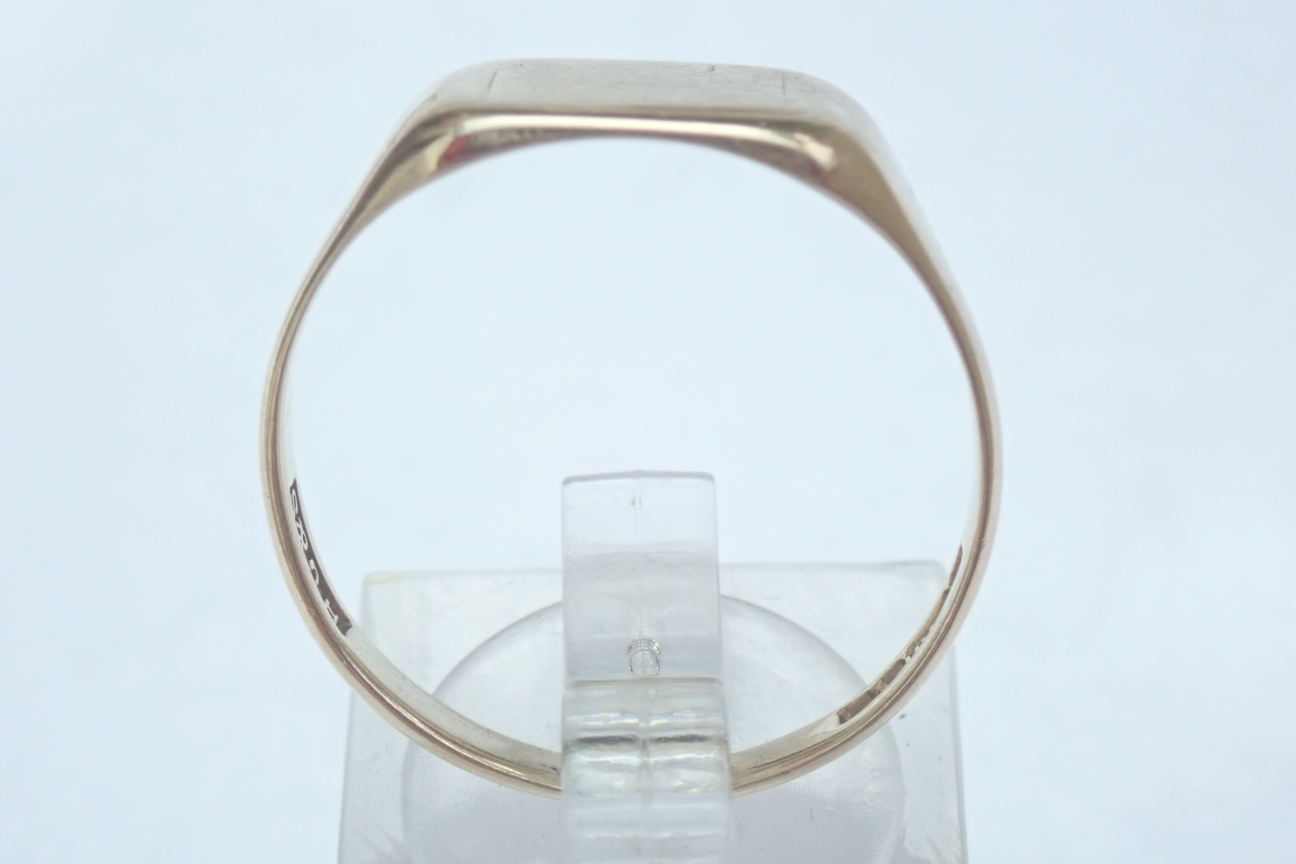 Square Shield Signet ring -9ct gold - Size u -3.9g