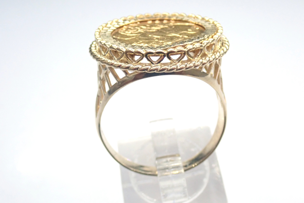 22ct Gold Sovereign Ring - Solid 9ct Gold Rope Edged Basket mount
