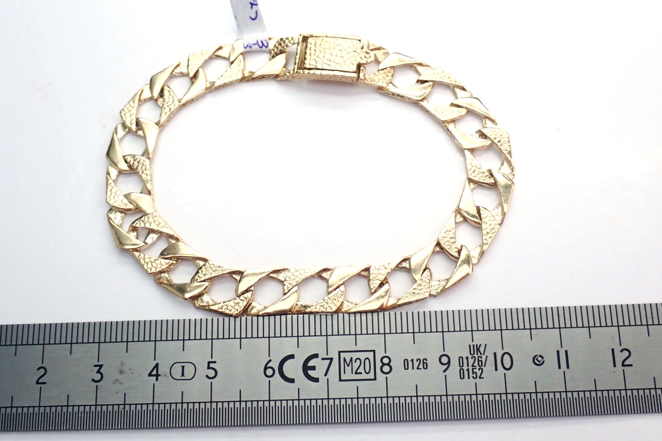 Chaps Curb Chain Bracelet 9ct Gold 8 inch 14.2 grams