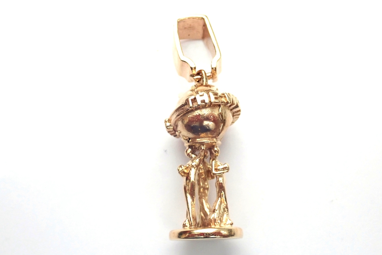  9ct Gold “The World Is Yours” Pendant 
