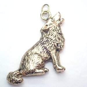 375 9ct Gold Howling Wolf Pendant