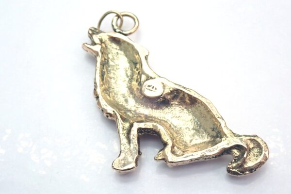 375 9ct Gold Howling Wolf Pendant