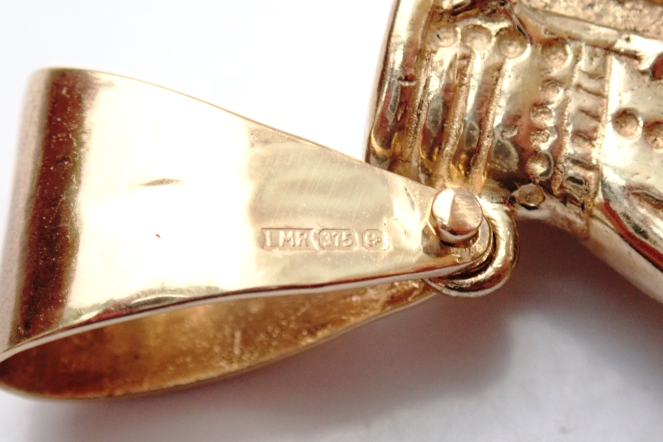 375 Gold Large Boxing Glove Pendant 57.65 grams